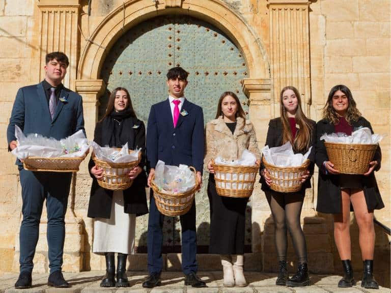 La Fiesta de la Esperanza es un ejemplo vivo del arraigo de las tradiciones en Portell, que cada año congrega a vecinos y visitantes en un homenaje cargado de fe y cultura.