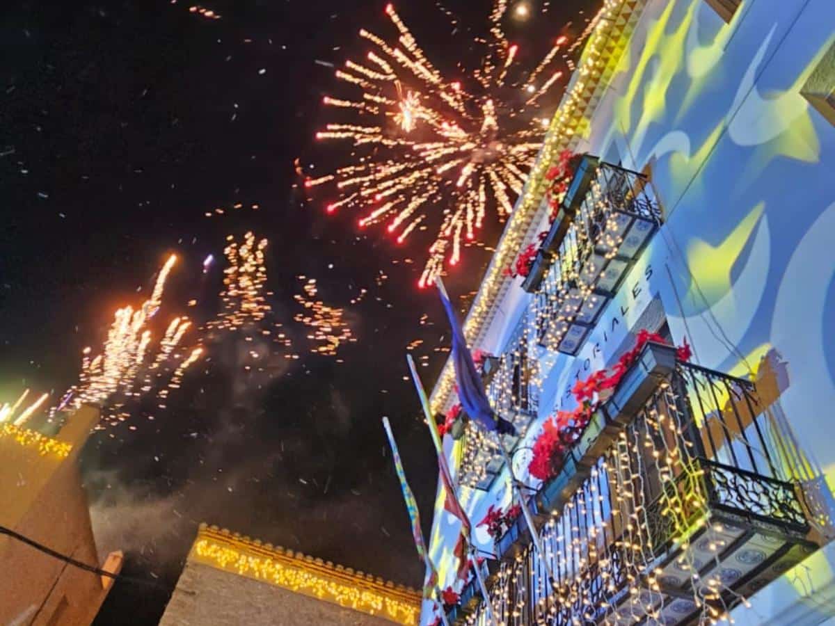 Sant Jordi brilla con un espectacular encendido de la Navidad