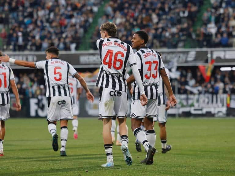 Vuelve la magia de fútbol por Navidad al Skyfi Castalia, con los goles de Mamah, Suero, Pere Marco y Cipenga, que sentencia el encuentro ante el Cartagena (4-1).