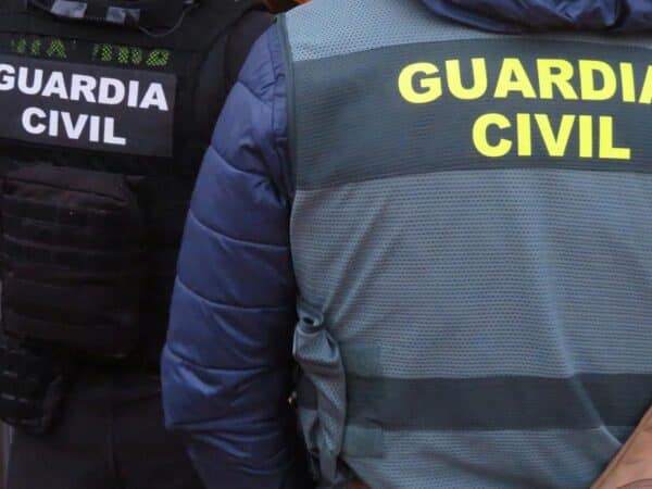 Un joven armado con una guadaña es reducido de un tiro por la Guardia Civil