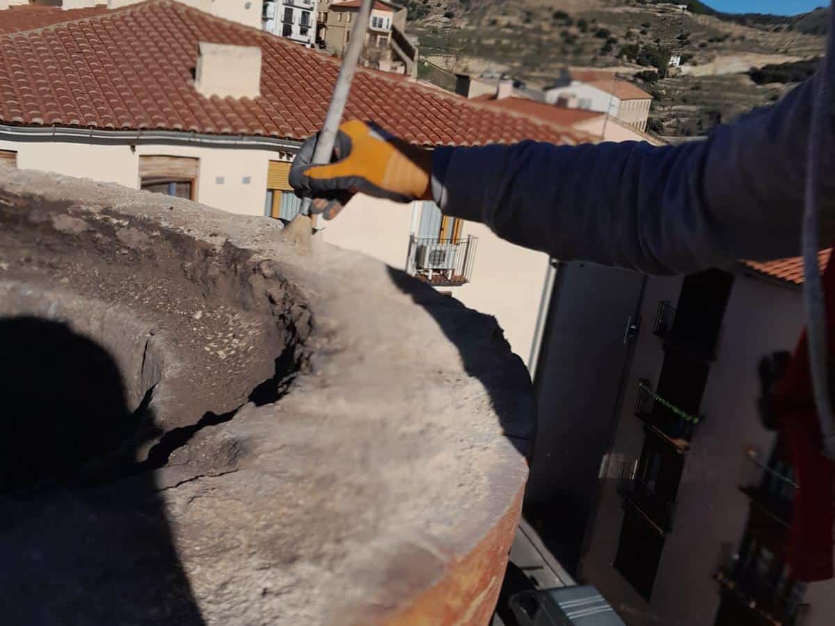 Vecinos de Morella vuelven a casa tras las obras de emergencia en la chimenea del Tint