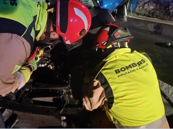 Accidente de tráfico en Castillo de Villamalefa, Castellón