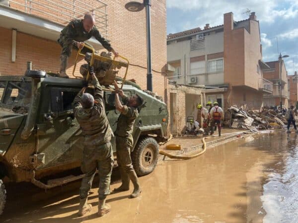 Asociación militar denuncia que Defensa oculta información sobre los militares heridos en la dana