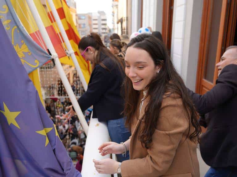 Vila-real da la bienvenida a Vila y Termet, nuevos gigantes en homenaje al gos rater valencià y a Pasqual Batalla.