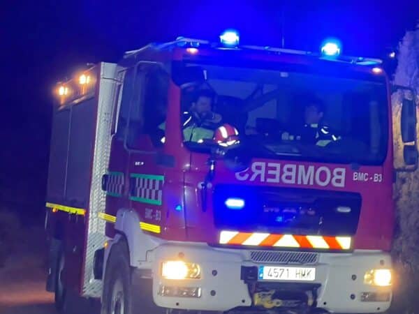 Bomberos movilizados en Benicàssim por incendio en el bajo de una vivienda