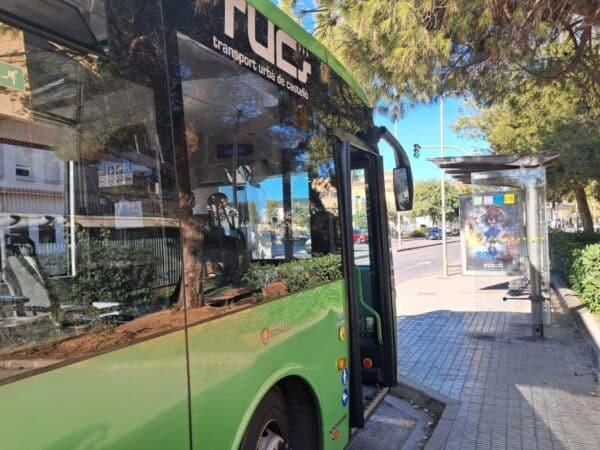 Compromís defensa el bus gratuït i més carrils bici «davant les retallades del PP»