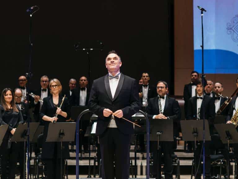 La combinación de música, teatro y magia logró cautivar a un público de todas las edades, con los más pequeños como grandes protagonistas del espectáculo.