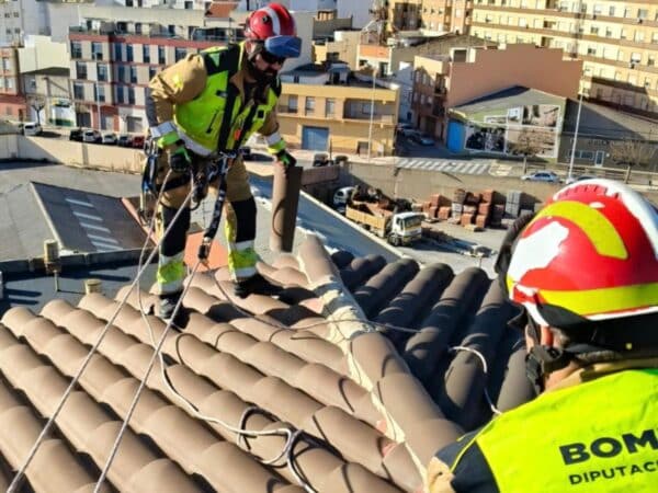 Los Bomberos intervienen en L’Alcora por fuertes vientos