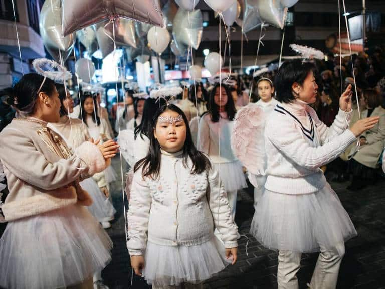 Miles de niños de Castellón han experimentado la magia y la emoción de la Cabalgata de los Reyes Magos, viviendo uno de los días más especiales del año.