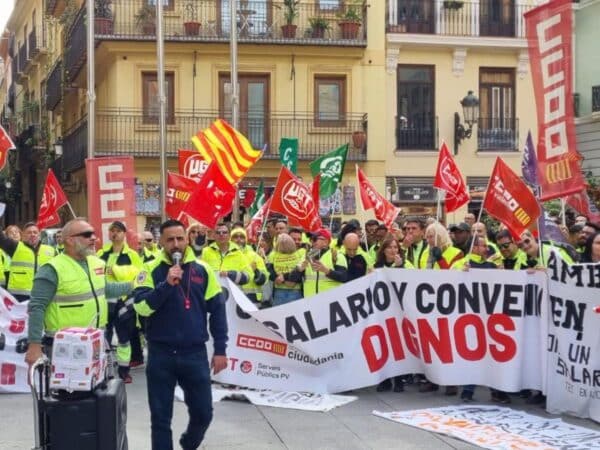 Manifestación del personal de centros de mayores en la Comunitat Valenciana