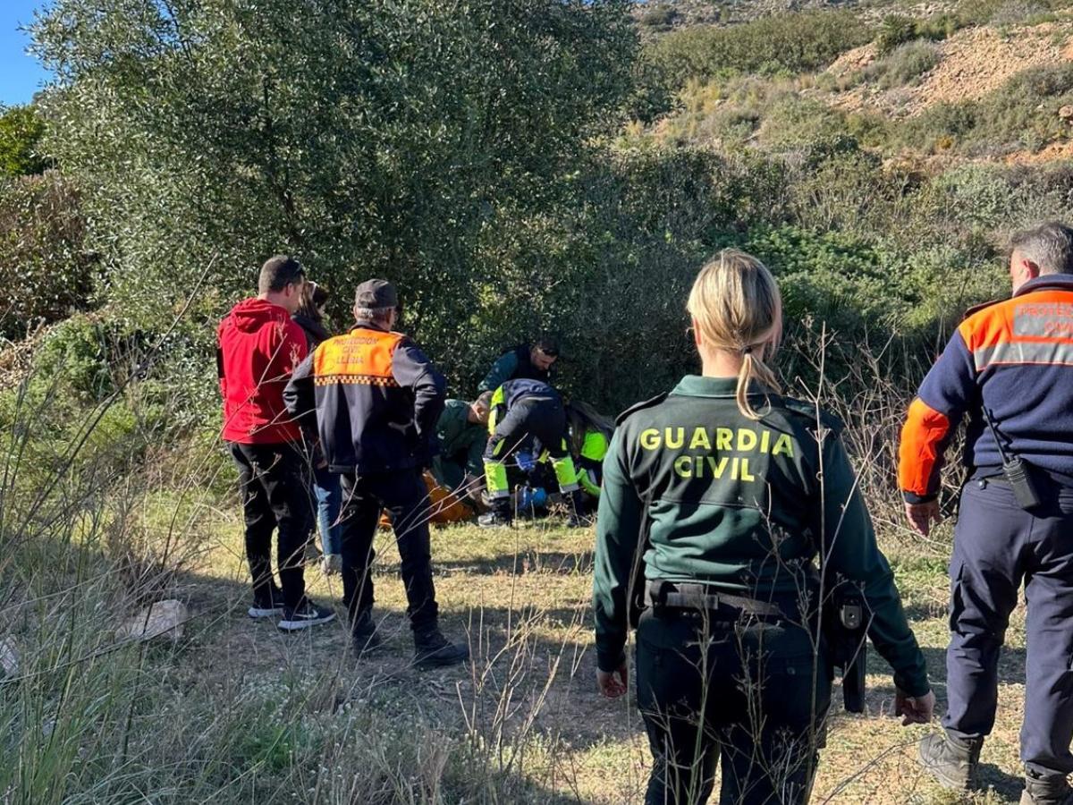 Rescate de una mujer de 75 años herida en el monte tras larga noche de desesperación en Llíria