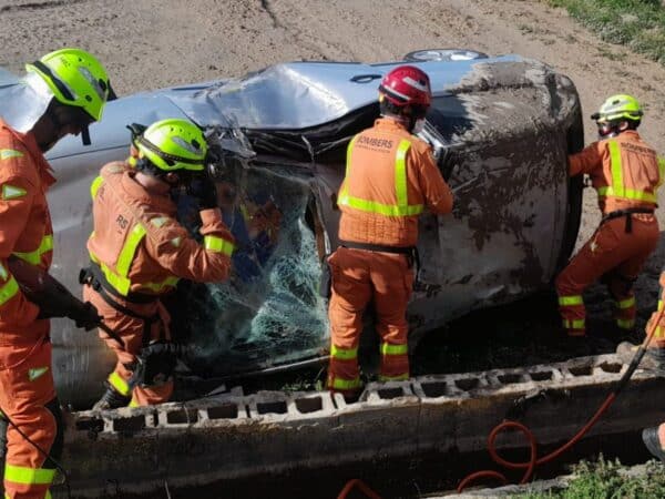 Dos personas heridas tras un accidente con tres vehículos en la CV-500