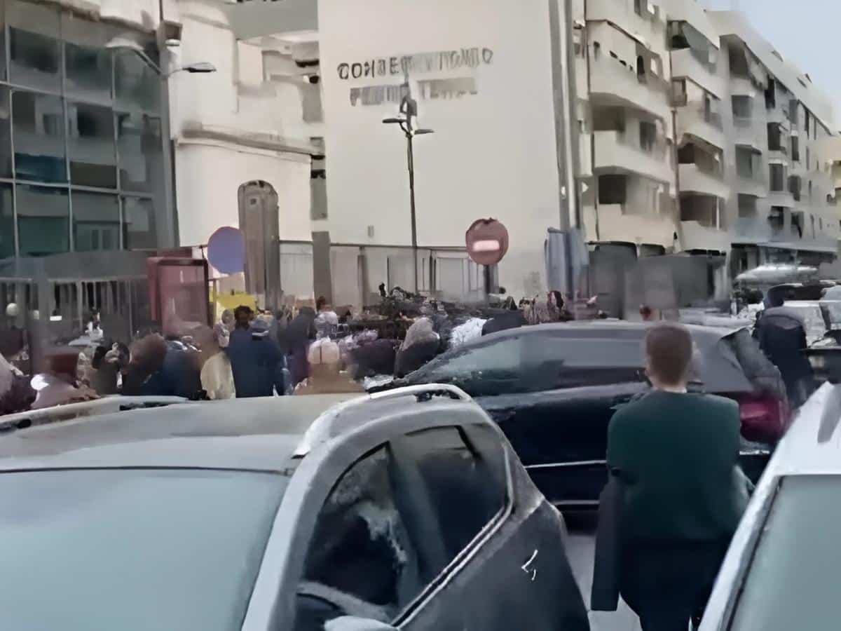 Carlos Mazón, evacuado por la Policía entre gritos y tensión en Orihuela