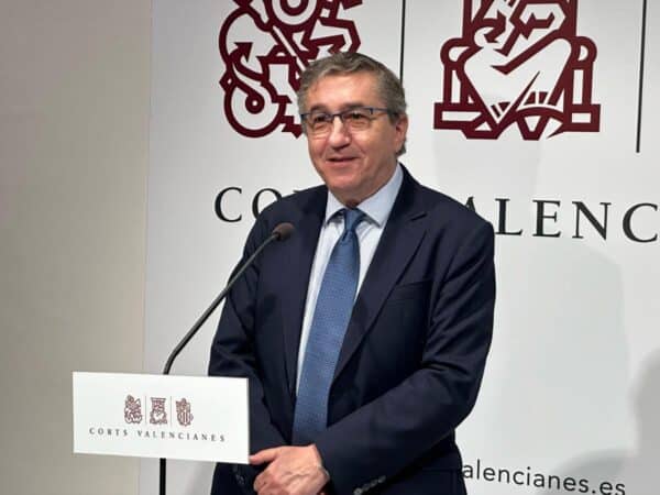 Comienza con incidencias la consulta sobre lengua base en la Comunitat Valenciana Comienza con incidencias la consulta sobre lengua base en la Comunitat Valenciana