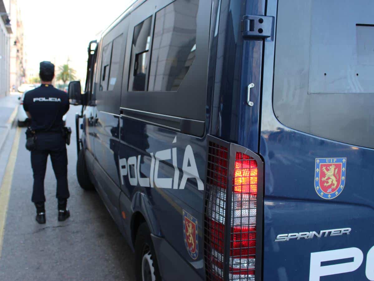 Desarticulada una banda que robó 65.350 euros con el método «la siembra»
