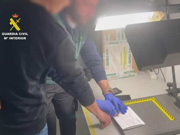 Detenido el sospechoso de apuñalar a su cuñado y herir a su hermana en Orihuela Costa