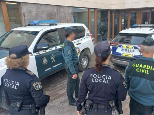 Detenido por la venta a menores de vapers de contrabando caducados