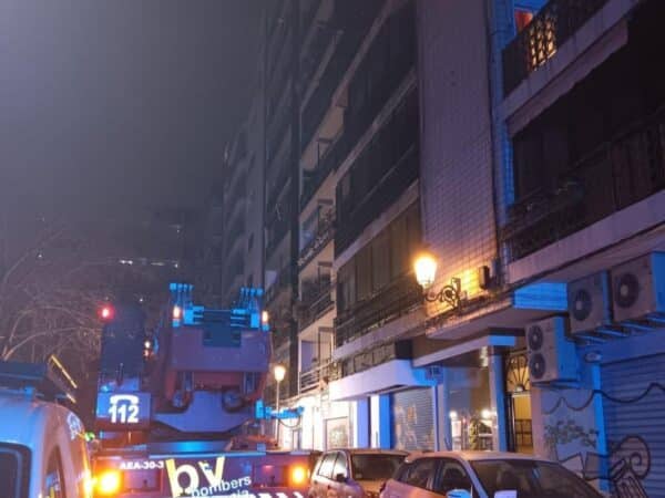 Dos personas fallecen en un incendio en una vivienda de Valencia