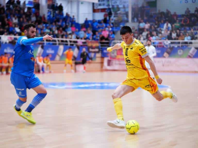 Con esta victoria, el Servigroup Peñíscola se mantiene en la segunda posición, pero ahora a solo un punto del líder, Movistar Inter, al que enfrentará este sábado en el Juan Vizcarro.