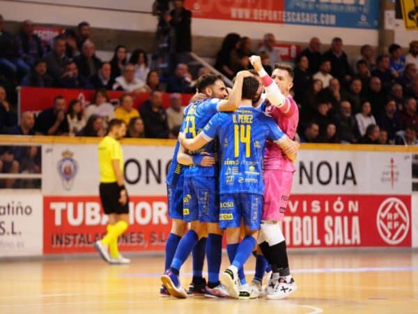 El Servigroup Peñíscola FS se impone en Noia y mantiene el segundo puesto