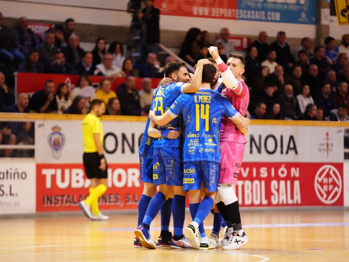 El Servigroup Peñíscola FS se impone en Noia y mantiene el segundo puesto