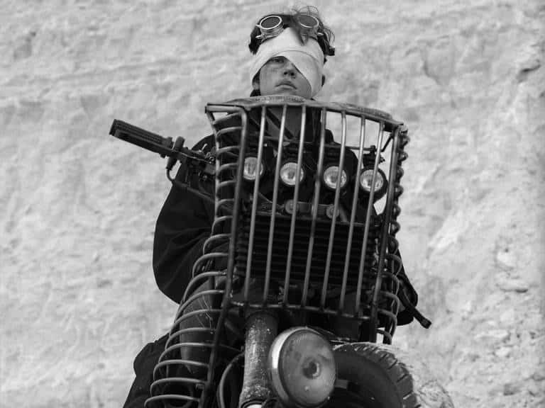 Max, un niño de 12 años apasionado de las motos, paciente de cáncer cerebral, es el protagonista de una pieza audiovisual inspirada en “Mad Max, furia en la carretera” que lucha contra la “sombra” del cáncer infantil.