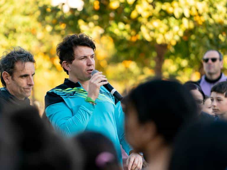 La jornada ha contado con la presencia de dos figuras ilustres del atletismo español: Fabián Roncero y Juan Carlos Higuero.