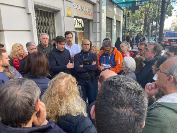 Extinguido el incendio de un bingo en València