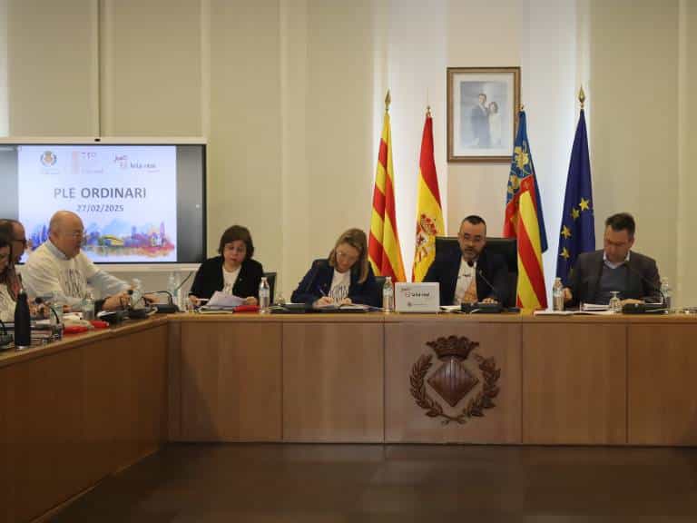 El Pleno del Ayuntamiento de Vila-real aprueba diversas iniciativas en favor de la sostenibilidad y la igualdad