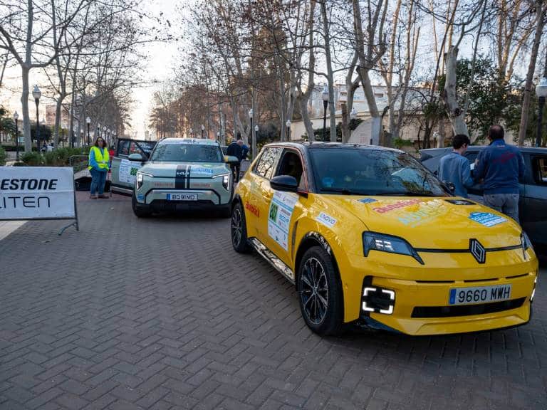 Mañana, la competición continuará a las 9:00 horas desde la Plaza de España, con la salida de todas las categorías de ambos campeonatos.