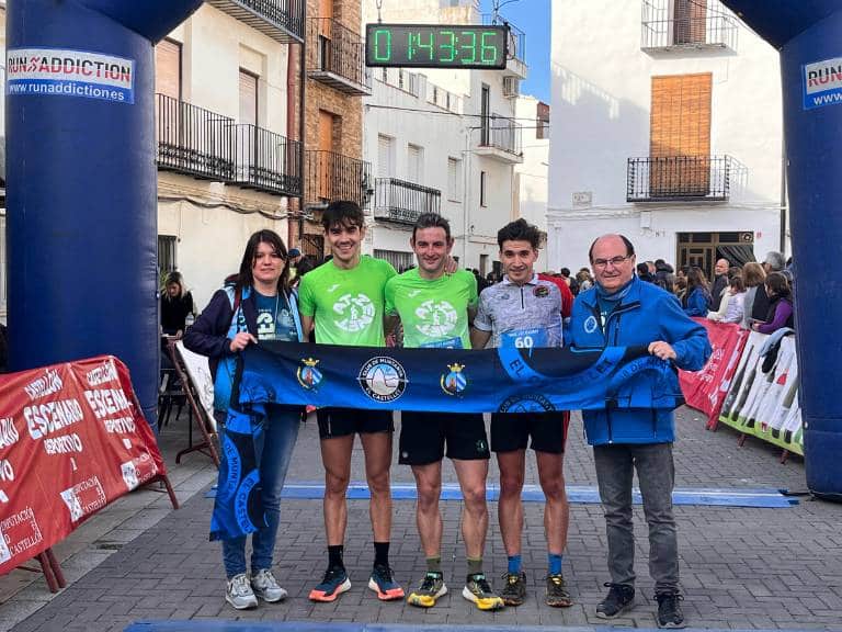 Este domingo, un total de 450 atletas participaron en las dos pruebas de la octava edición del Trail Les Useres ‘Pujada al Castellet’, que ofrecieron distancias de 20 kilómetros en la modalidad larga y 12 kilómetros en la corta.