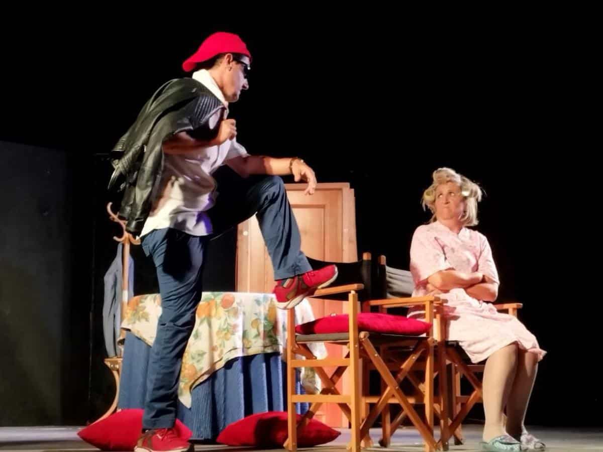 La obra teatral ‘Pareja Abierta’ llega a l’Alcora para poner en jaque las convenciones del amor