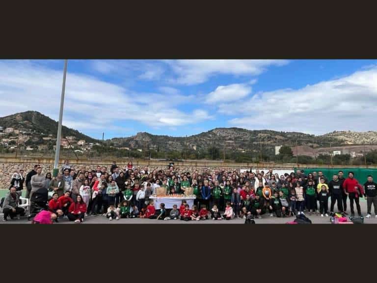 El evento incluyó varios circuitos de habilidad, diseñados según la edad de los participantes, además de pequeñas carreras en el anillo de la pista.