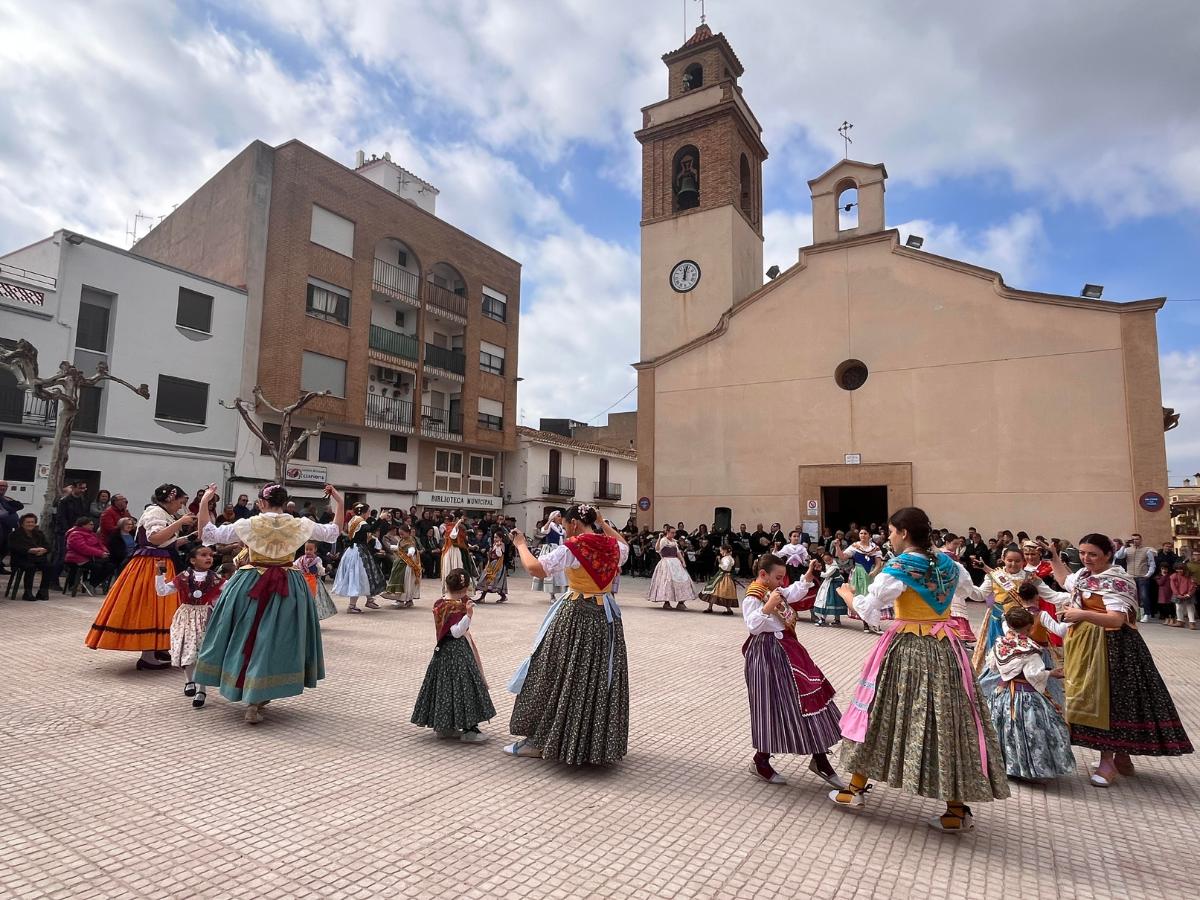 Multitudinaria fiesta en Sant Joan de Moró para celebrar sus 34 años como pueblo