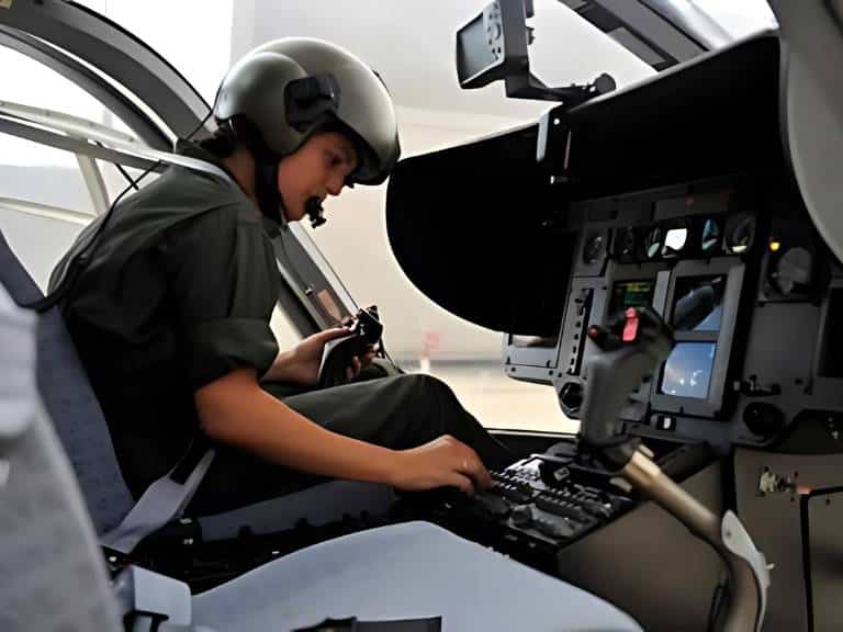 Aunque las mujeres ya ocupaban roles en la Guardia Civil desde 1948, desempeñándose como matronas o responsables del control de fronteras, fue en 1988 cuando se reguló oficialmente su acceso al Cuerpo.