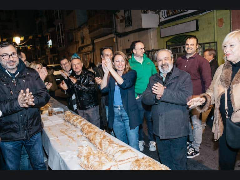 Rosi Miró ha sido nombrada 'Blaiera d’Honor' 2025, seguido del tradicional reparto de 'bescuit' y estampas conmemorativas entre los asistentes.