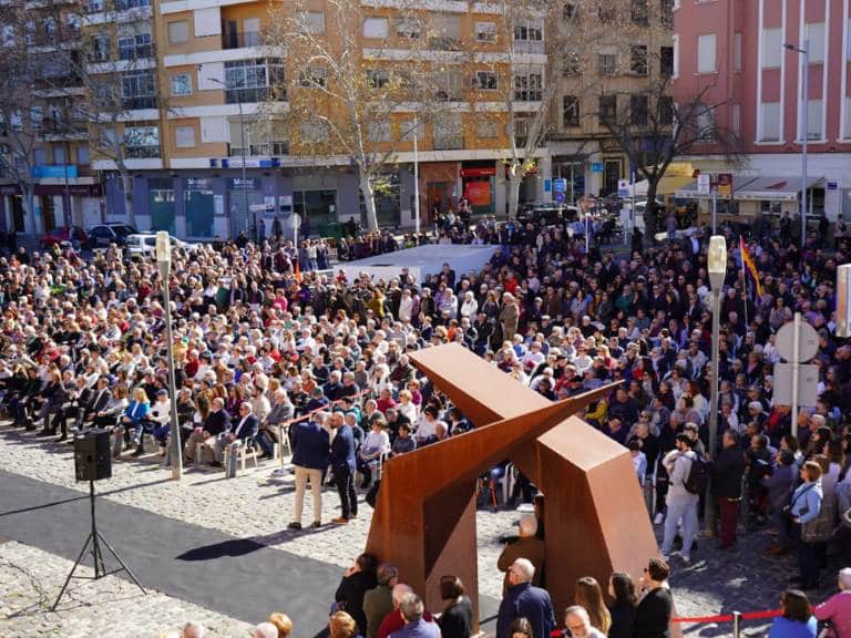 El bombardeo de la estación de Xàtiva, ocurrido el 12 de febrero de 1939, fue uno de los episodios más trágicos de la contienda bélica en la Comunitat Valenciana.