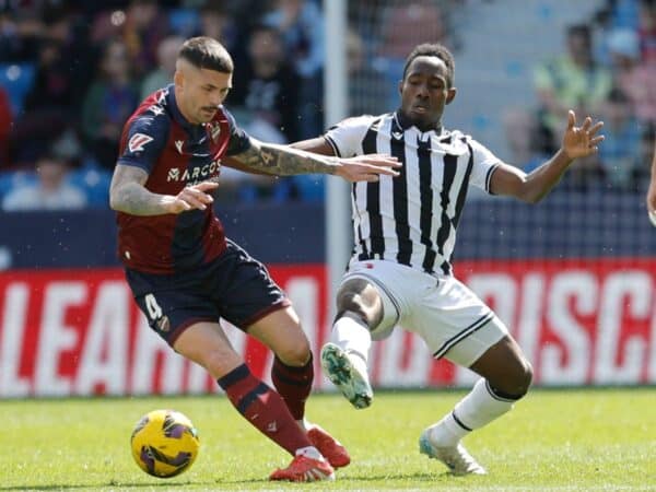 El CD Castellón no encuentra el camino y sucumbe en el derbi ante el Levante