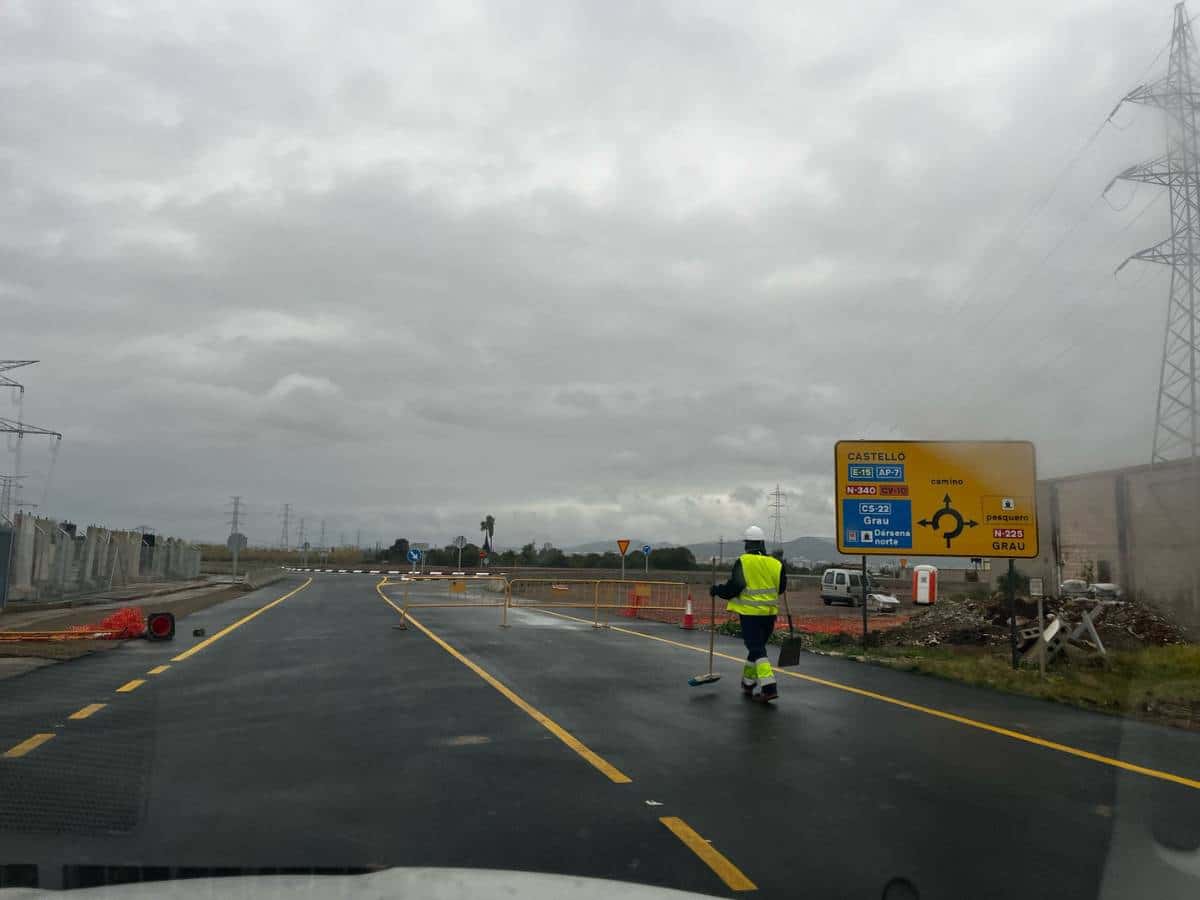 Abierta la nueva rotonda de la CV-225 en el acceso sur del puerto de Castellón
