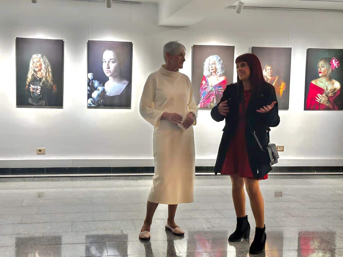 Benicàssim presenta la exposición “Dones” de Ivana Jerez en conmemoración del 8-M