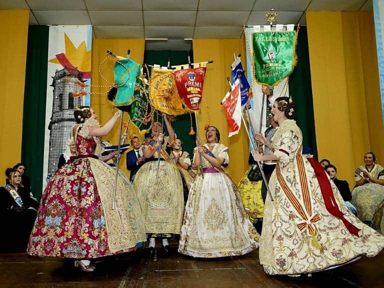 La Falla Don Bosco se alza con el máximo galardón, el premio a la mejor falla de Burriana en la categoría especial