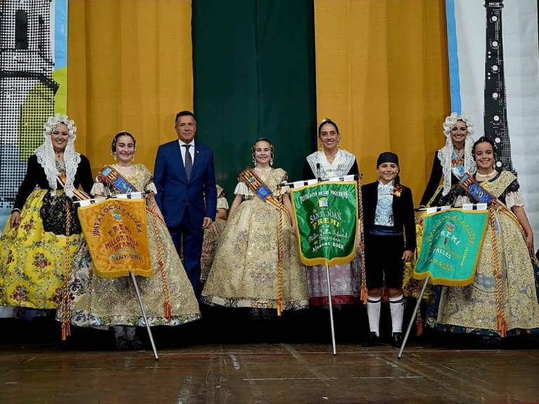 La Falla Don Bosco se alza con el máximo galardón, el premio a la mejor falla de Burriana en la categoría especial