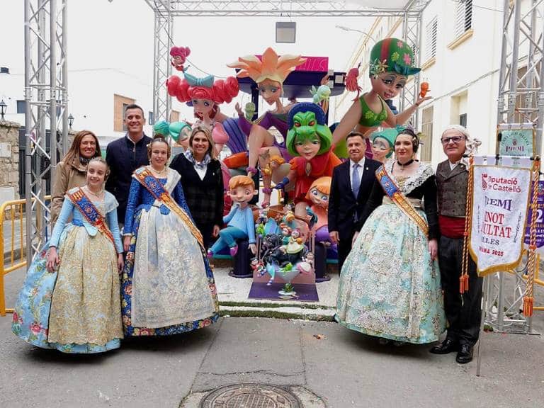 Burriana vive una intensa jornada de fallas con la visita oficial de las Reinas Falleras 2025