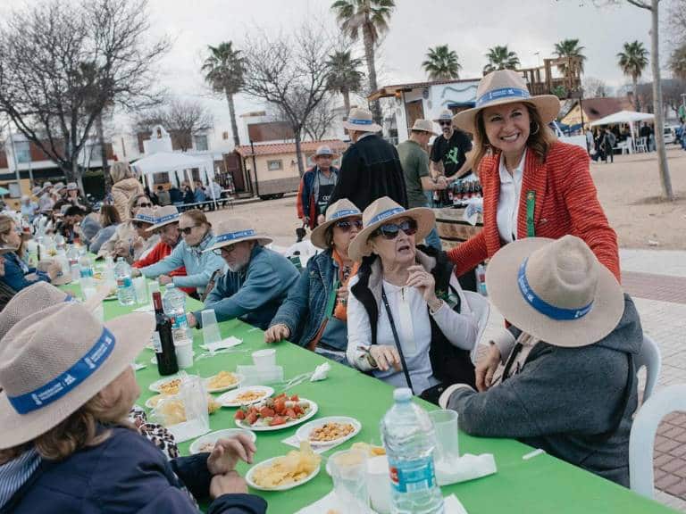 La XXXIV edición del Concurso de Paellas Intercollas reúne a más de 3.300 personas en Castelló