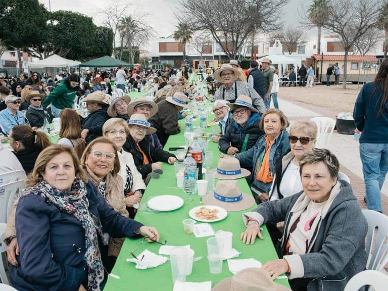 La XXXIV edición del Concurso de Paellas Intercollas reúne a más de 3.300 personas en Castelló