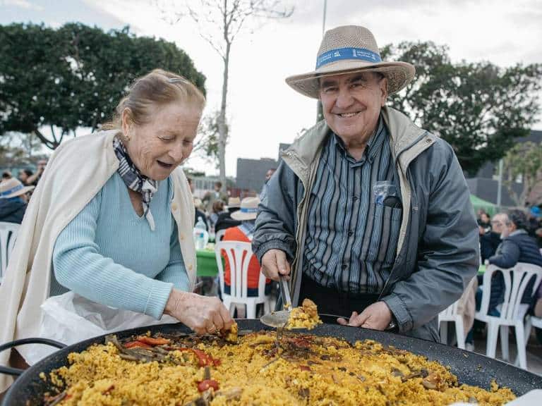 La XXXIV edición del Concurso de Paellas Intercollas reúne a más de 3.300 personas en Castelló