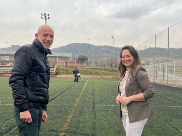 Comienza el proceso de renovación del césped en el campo de fútbol ‘C’ del ‘Chencho’