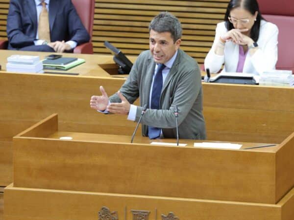 Denuncian la presunta manipulación de la imagen de Mazón el día de la DANA Denuncian la presunta manipulación de la imagen de Mazón el día de la DANA