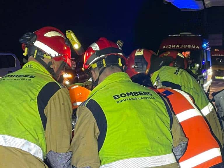 El accidente ha implicado a dos vehículos y ha causado varios heridos. 