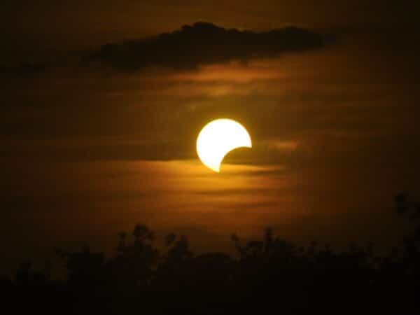 Llega el primer eclipse solar parcial vivible en toda España